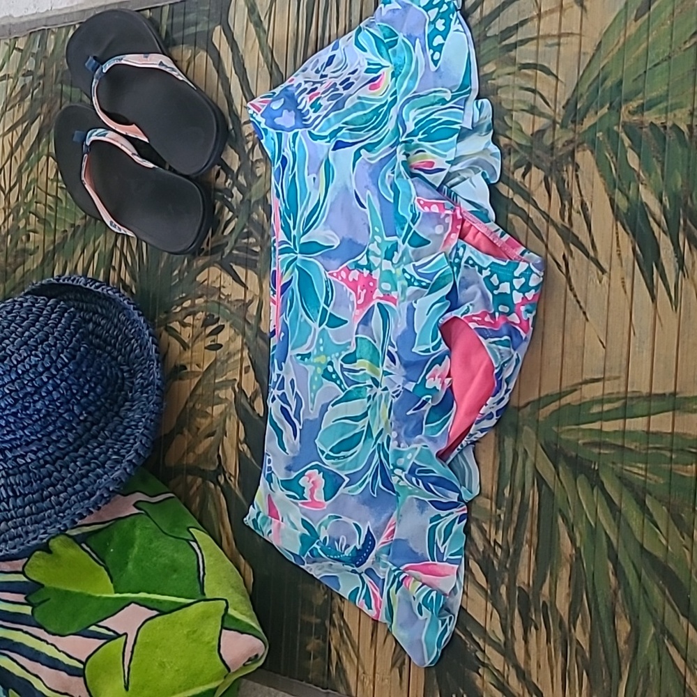 Lilly Pulitzer Luxletic Skort GUC Size 4 w/ Flip Flops Sz 7